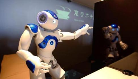 今日文娛：日本軟銀將開發可變形的仿真機器人；董明珠辭去格力集團董事長；